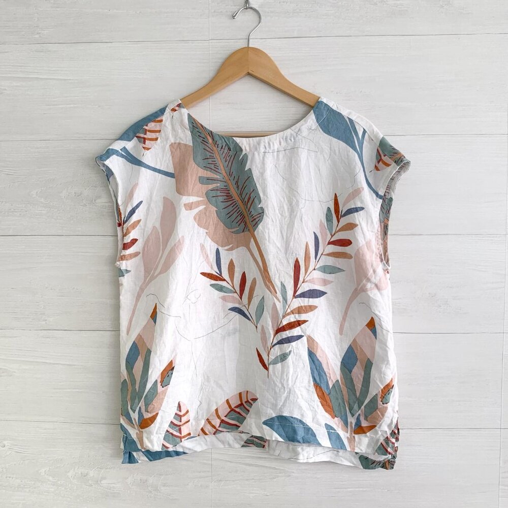 Cynthia Rowley - White pastel square cut linen V button back sleeveless top, M